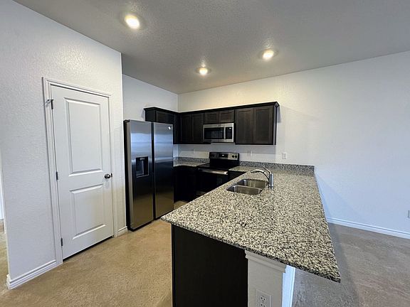 3rd image of 1206 Lehmann Dr #B
