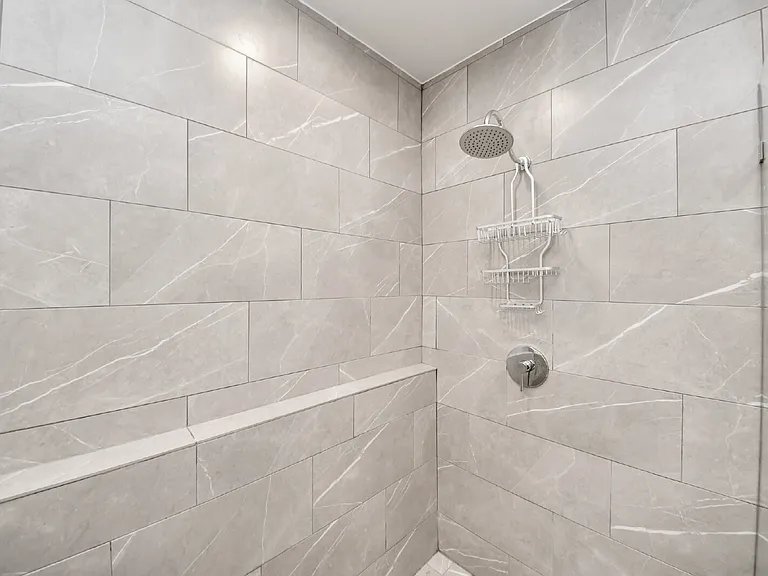 2114 Stuart St — Photo 32