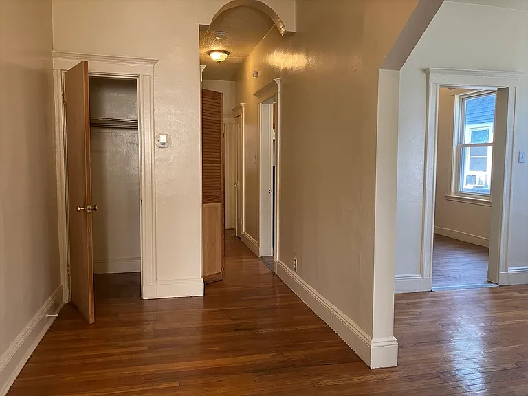 25 Hosmer St #3R — Photo 5