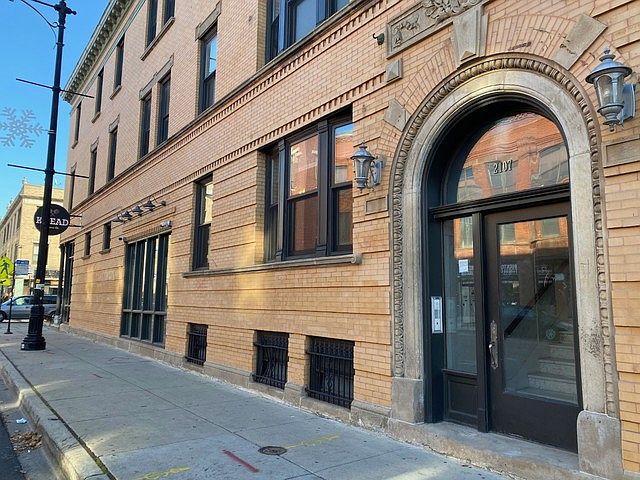 1st image of 2107 W North Ave APT 1E