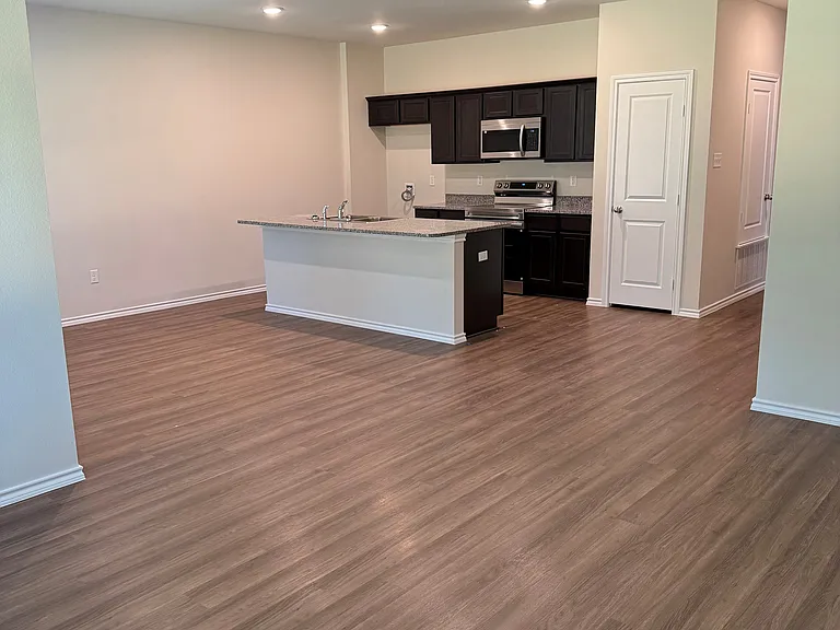 3109 Mesa Dr — Photo 5