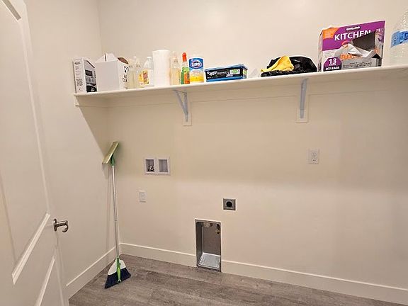4th image of 1378 E White Hollow Ln