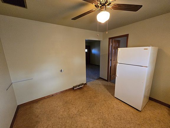 5th image of 15624 Lawndale Ave