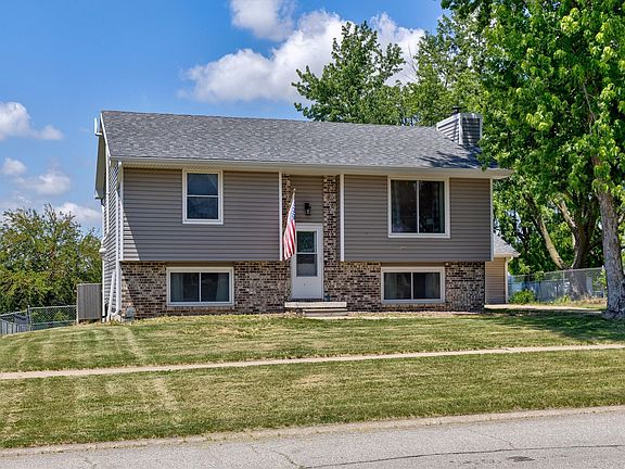 3rd image of 1113 Marshall St