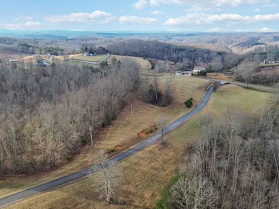 5th image of 1 Hickory Point Dr