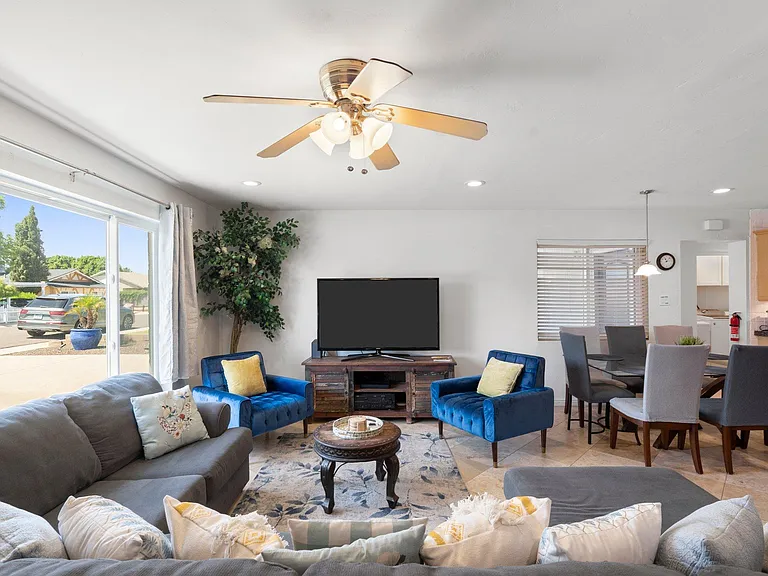 8356 E Avalon Dr — Photo 3