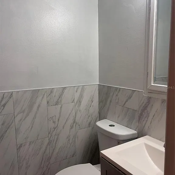 6821 Derrick Dr — Photo 12