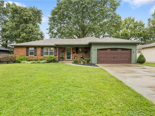 5130 Cody St, Shawnee, KS 66203