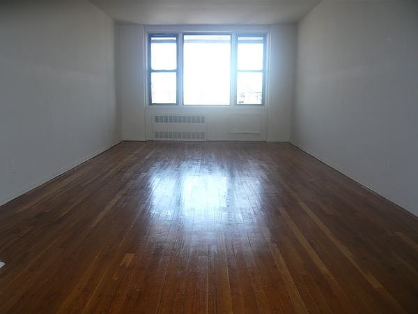 2nd image of 2242 E 4th St