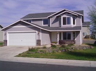 511 Mount Adams St, Moxee, WA 98936