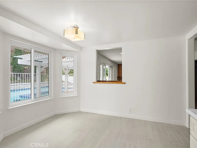 11861 Darby Ave — Photo 6
