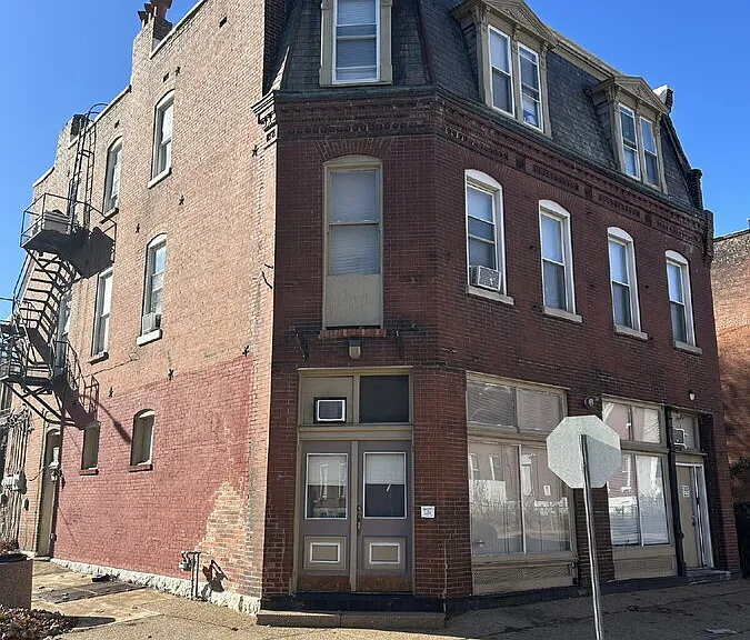 2700 Chippewa St #2E — Photo 1