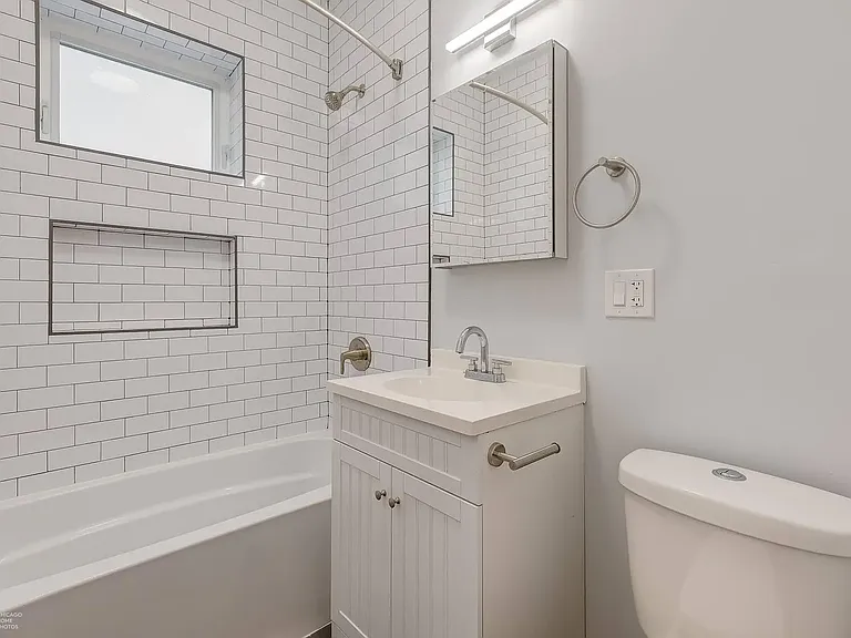 1604 W Waveland Ave #1 — Photo 8