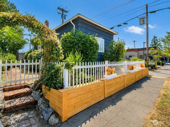 611 N Junett Street N, Tacoma, WA 98406
