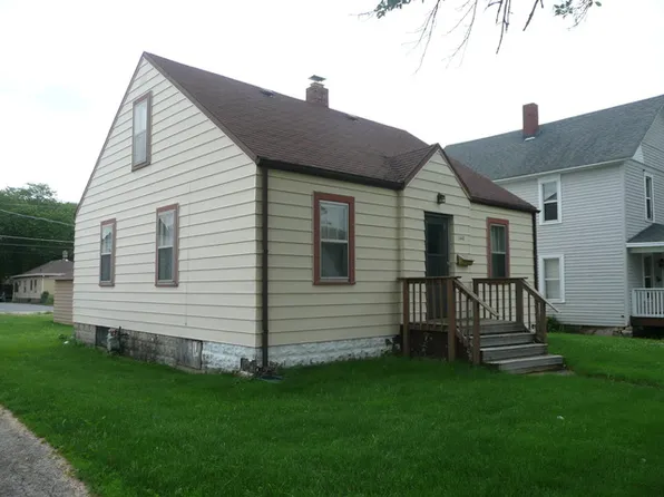 148 S Prairie Ave, Bradley, IL 60915