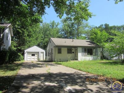 2320 SW 26th Dr, Topeka, KS, 66611