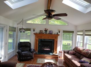 1067 Aquarius Dr, Lake Ariel, PA 18436