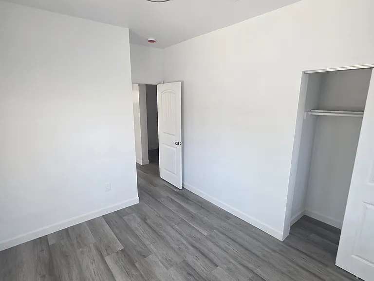 1265 Windsor Dr — Photo 15