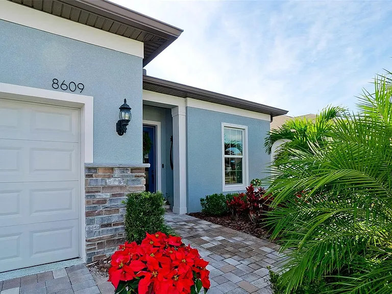8609 Seascape Cv — Photo 3