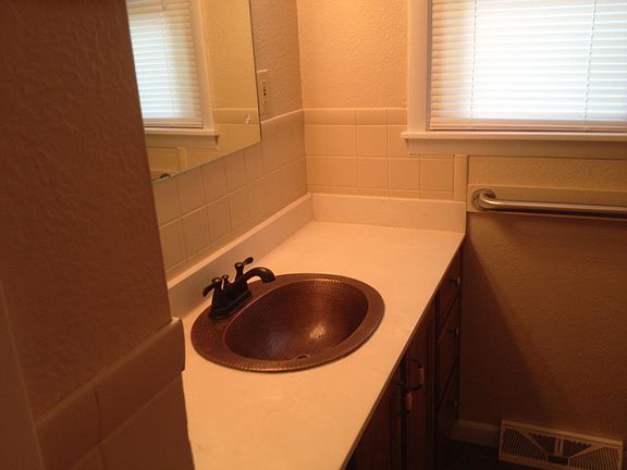 5th image of 219 Tower Grove Ave