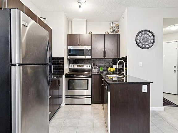 5th image of 325 S 3rd St SE #807
