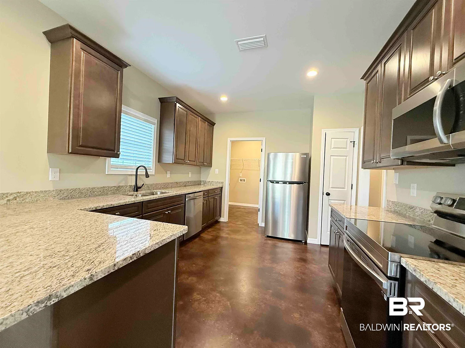 3 bed, 2.0 bath, 1500 sqft, $1,650 — Photo 2