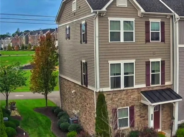 157 Bucktail Dr, Cranberry Township, PA 16066