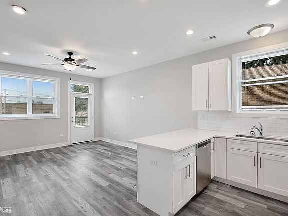 5th image of 6349 S Maryland Ave #2E