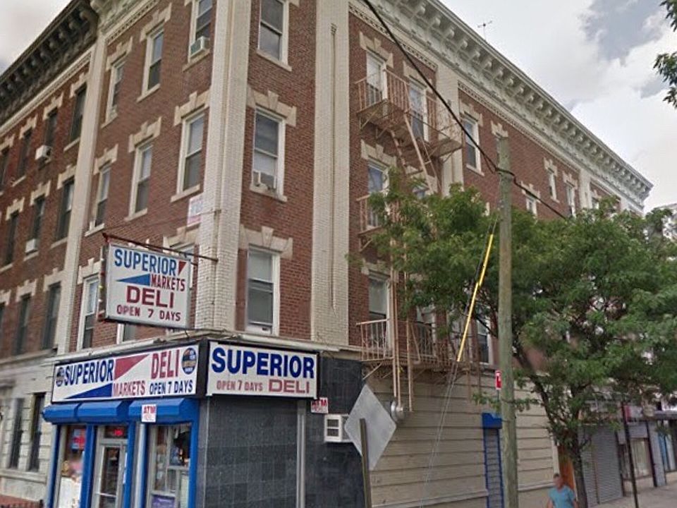 1st image of 6109 Catalpa Ave #2