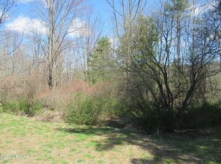 Cherry Ct, Matamoras, PA 18336