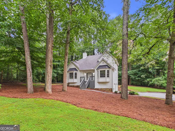 2855 Autumn Dr, Canton, GA 30115