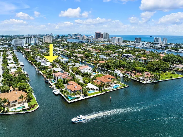 Picture-perfect sunsets await at this Las Olas gem.