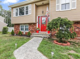 271 Vermont Dr, Brick, NJ