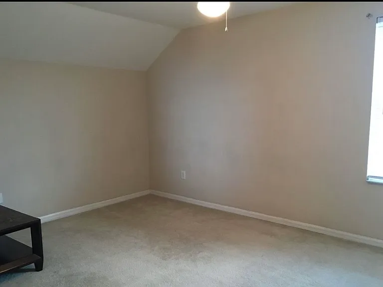 10866 Newbridge Dr — Photo 7