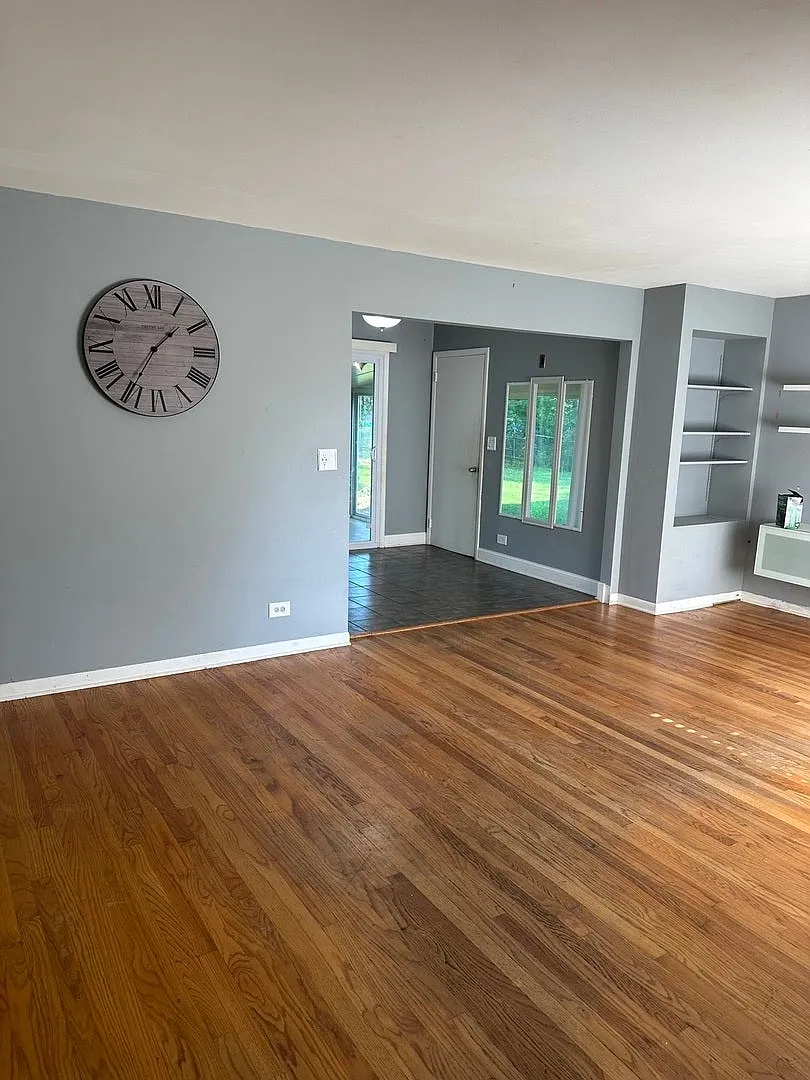 3 bed, 1.5 bath, $2,500 — Photo 2