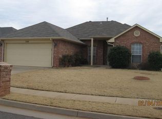 708 Taber Ln, Edmond, OK 73003