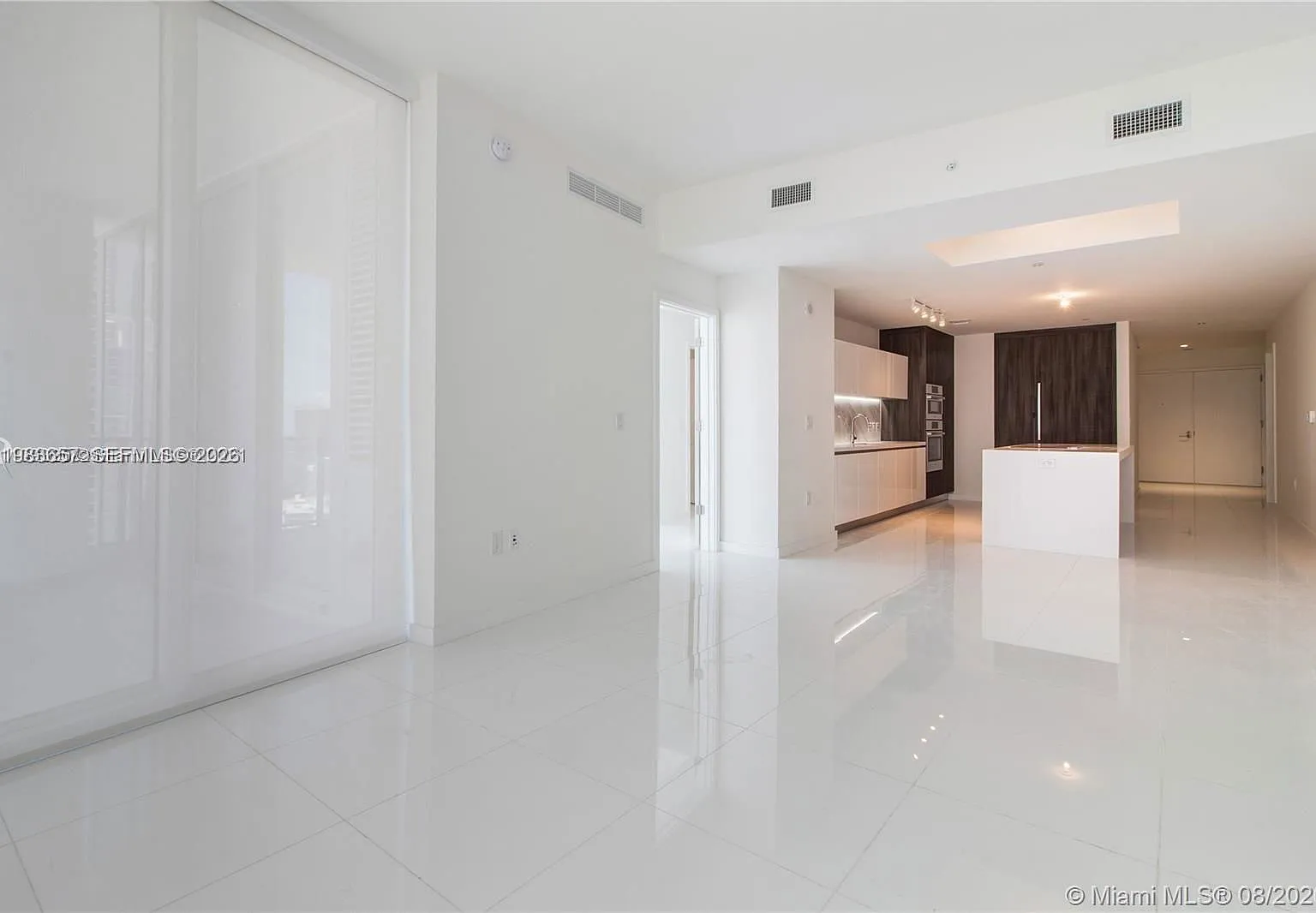 3 bed, 4.0 bath, 2204 sqft, $9,750 — Photo 1