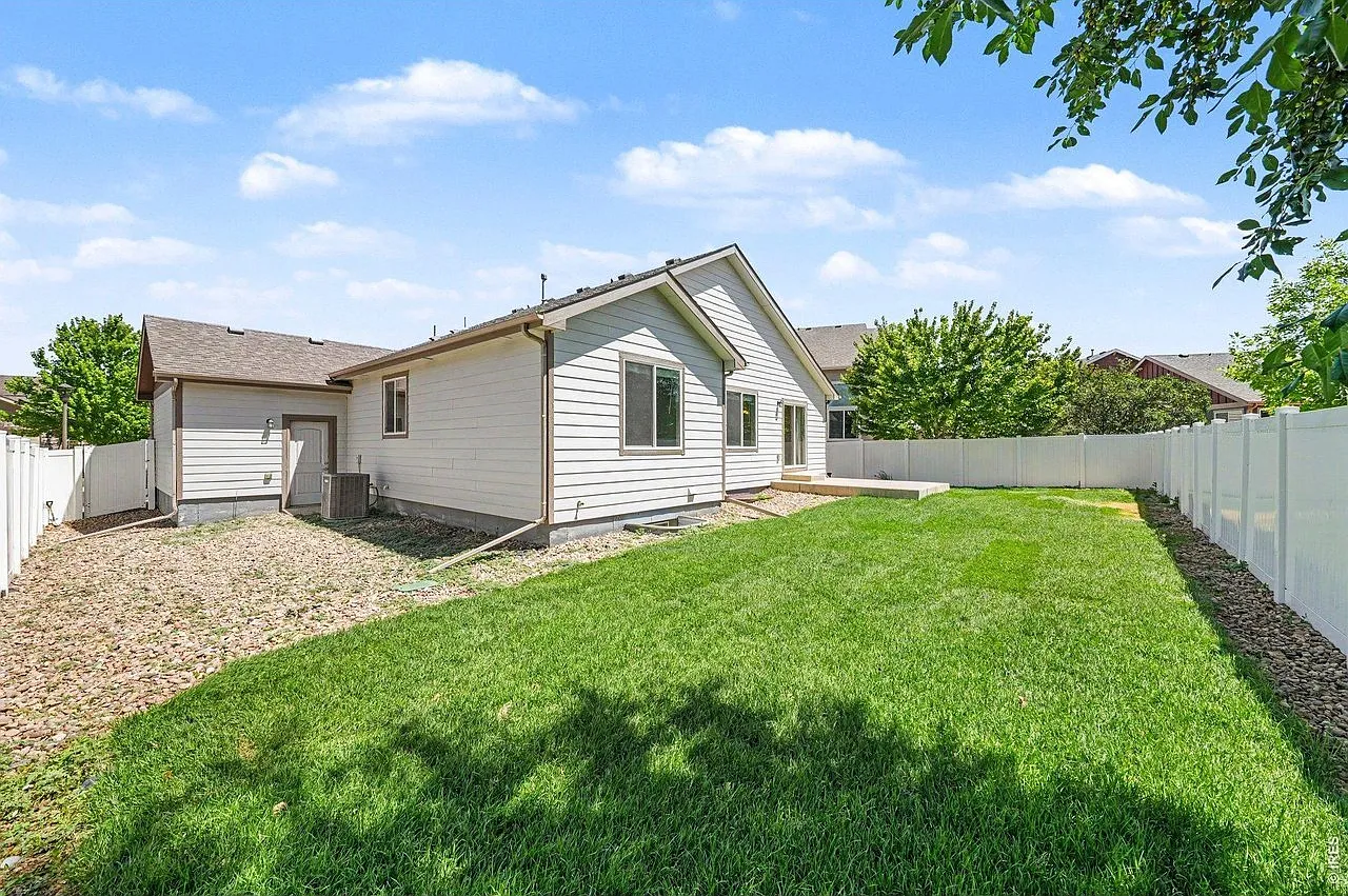 4 bed, 2544 sqft, $2,995 — Photo 4