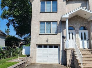 2425 1st St, Fort Lee, NJ 07024