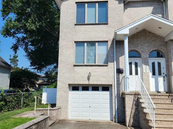 2425 1st St, Fort Lee, NJ 07024