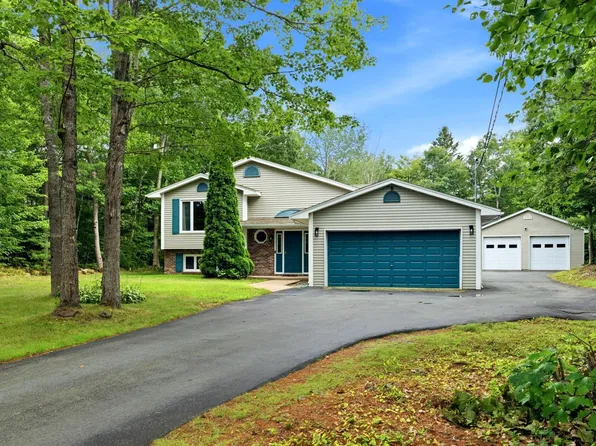 47 Stone Mount Dr, Lower Sackville, NS B4C 4A2