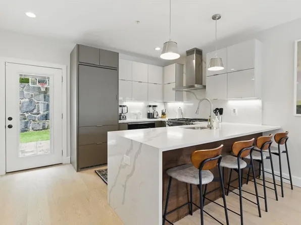 54-58 Robey St, Roxbury, MA 02119