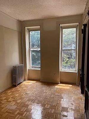 2nd image of 553 Putnam Ave #3