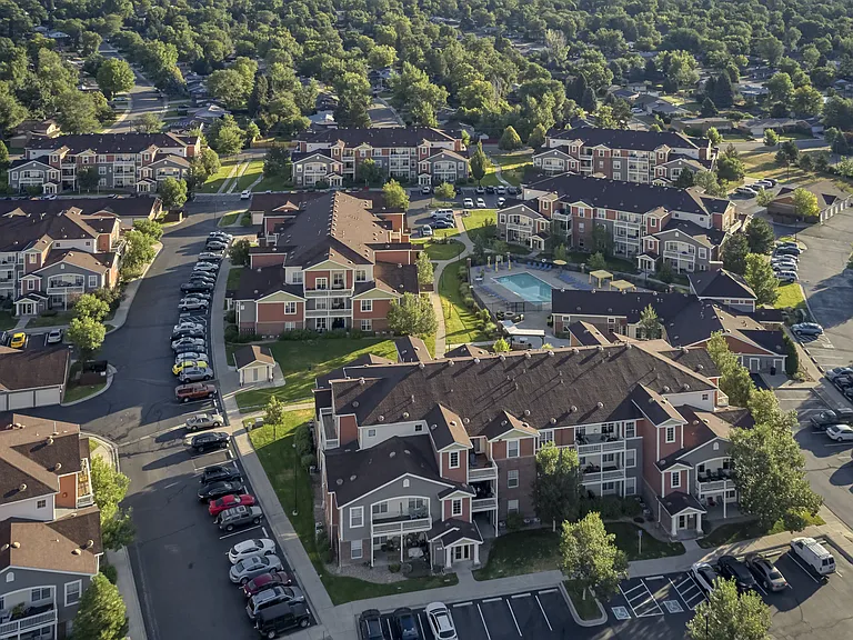 Bear Valley Park Apartments — Photo 30