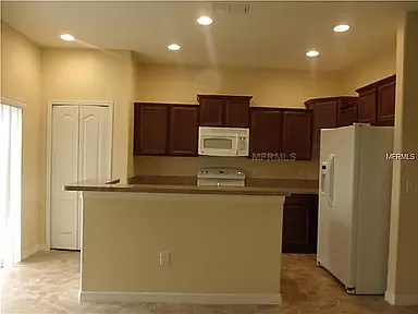 10761 Savannah Landing Cir #10761 — Photo 1