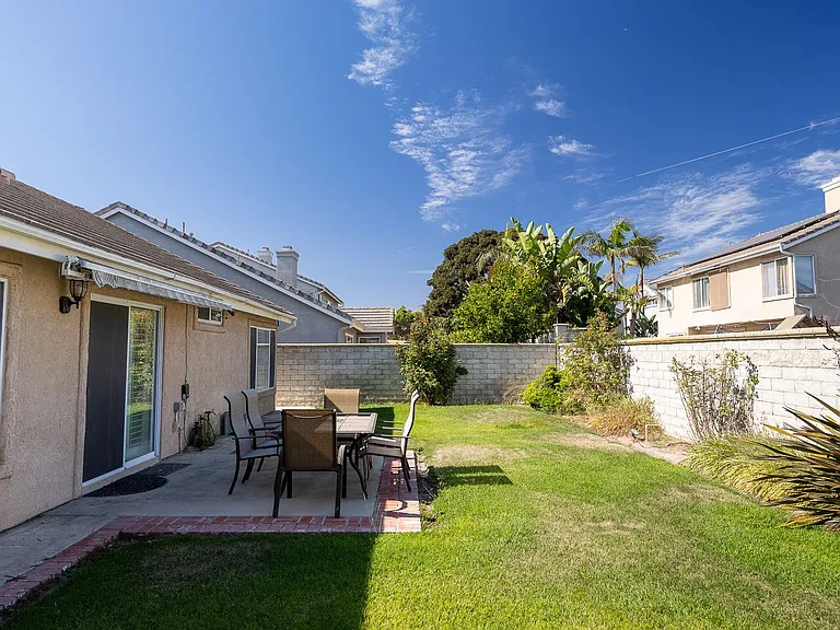 652 Teresa St — Photo 27