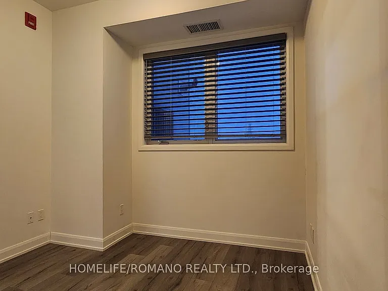 385 Osler St #411 — Photo 13