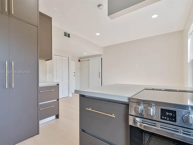 694 NE 76th St #6 — Photo 7