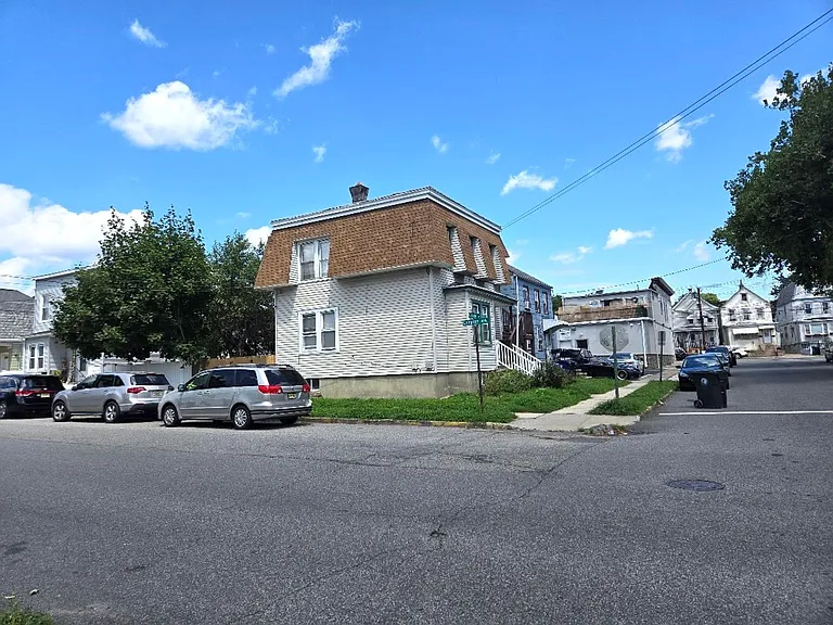 559Groom1stfl&2ndfl — Photo 21
