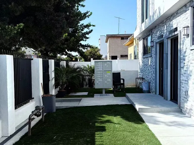 3020 S Normandie Ave — Photo 20